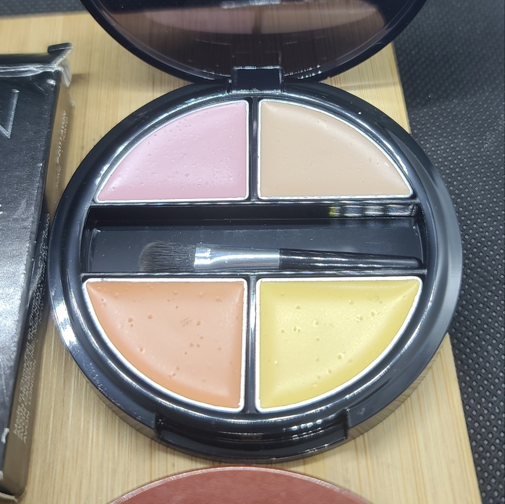 Avon Face Makeup Bundle - Picture 2 of 6